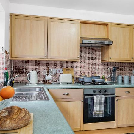 Station & Shops 3Min Walk I Heathrow 15 Mins I X2 Ensuites I Parking X2 Langley Marish Extérieur photo