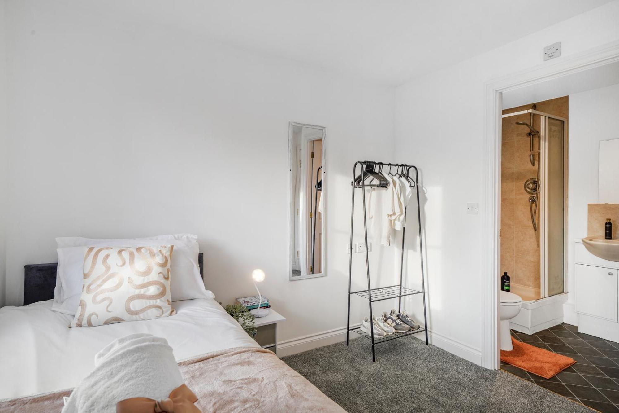 Station & Shops 3Min Walk I Heathrow 15 Mins I X2 Ensuites I Parking X2 Langley Marish Extérieur photo